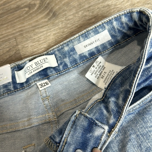 NWT Judy Blue Women’s Skinny Fit High-Rise Distressed Jeans in Acid Wash Sz 3/26 - Picture 5 of 14